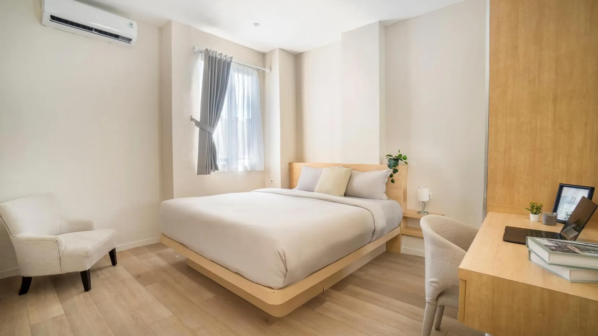 Bustle Base Coliving And Coworking Space Legian  Indonesia