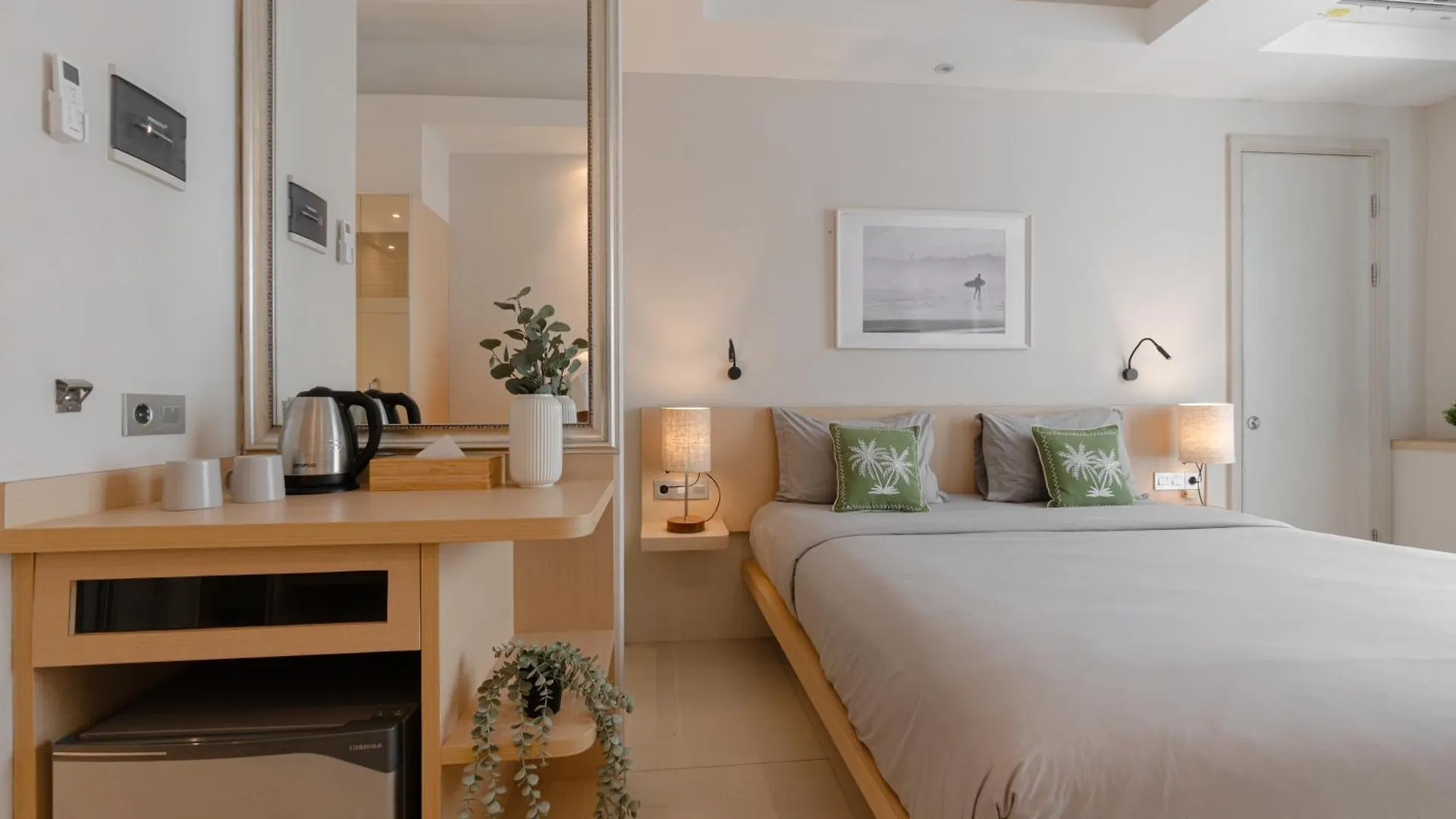 Bustle Base Coliving And Coworking Space Legian Aparthotel