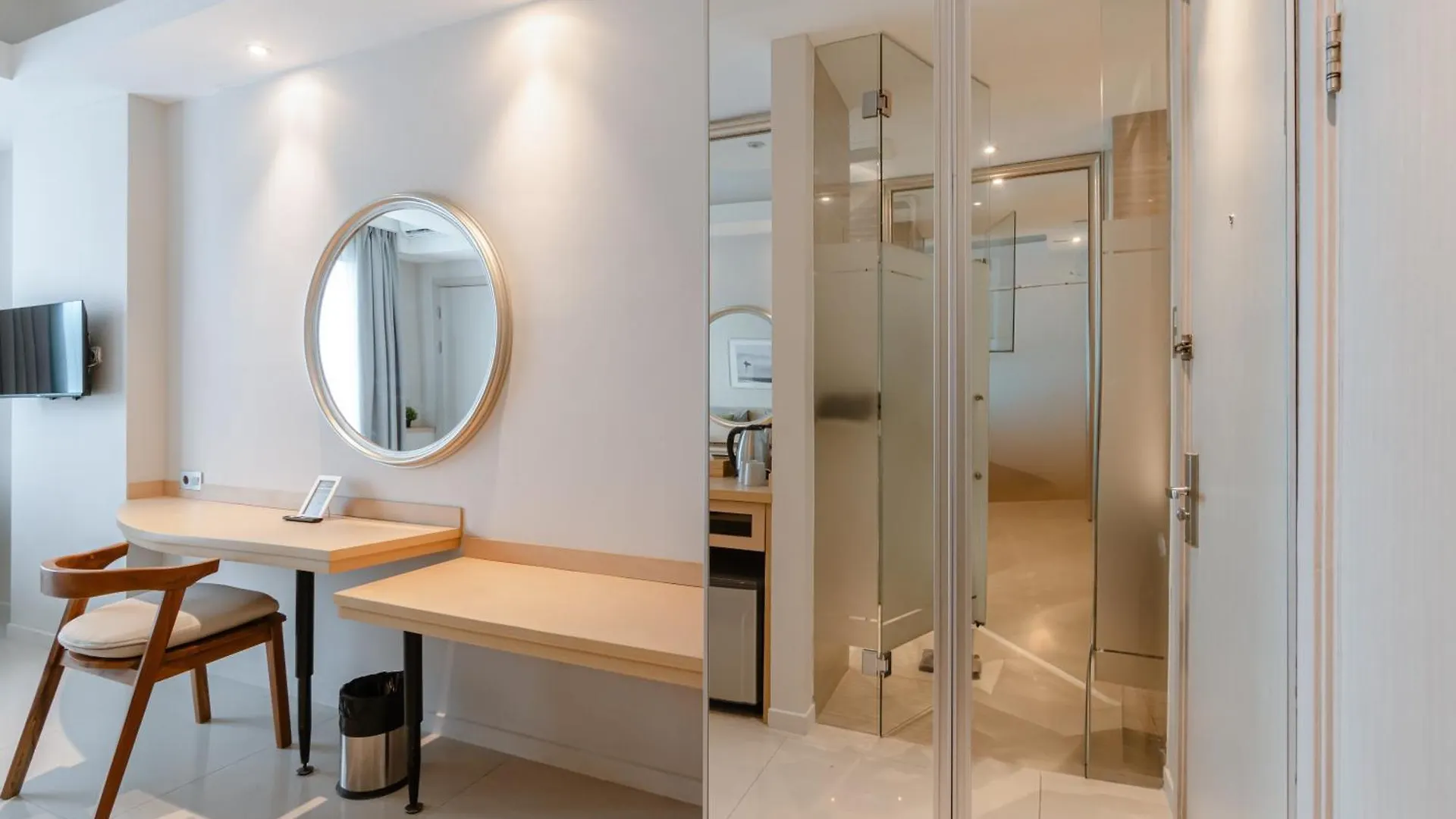 Bustle Base Coliving And Coworking Space Legian