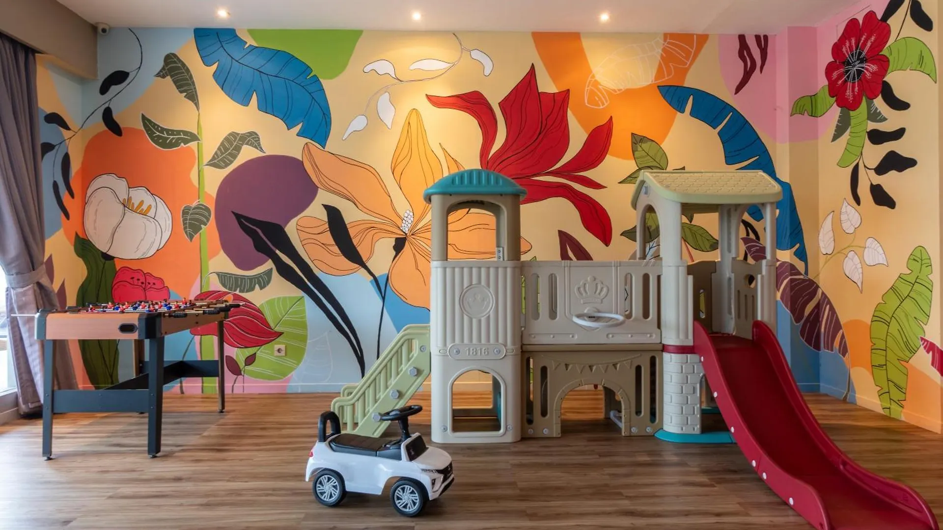 Bustle Base Coliving And Coworking Space Legian 0*,